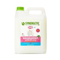 Кондиционер для детского белья биоразлагаемый с антистатическим эффектом "Synergetic" "Нежное прикосновение", 5л