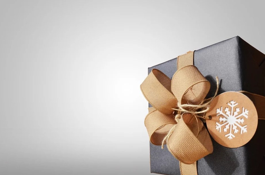 Создание картонной коробки своими руками: сделайте подарок неожиданным